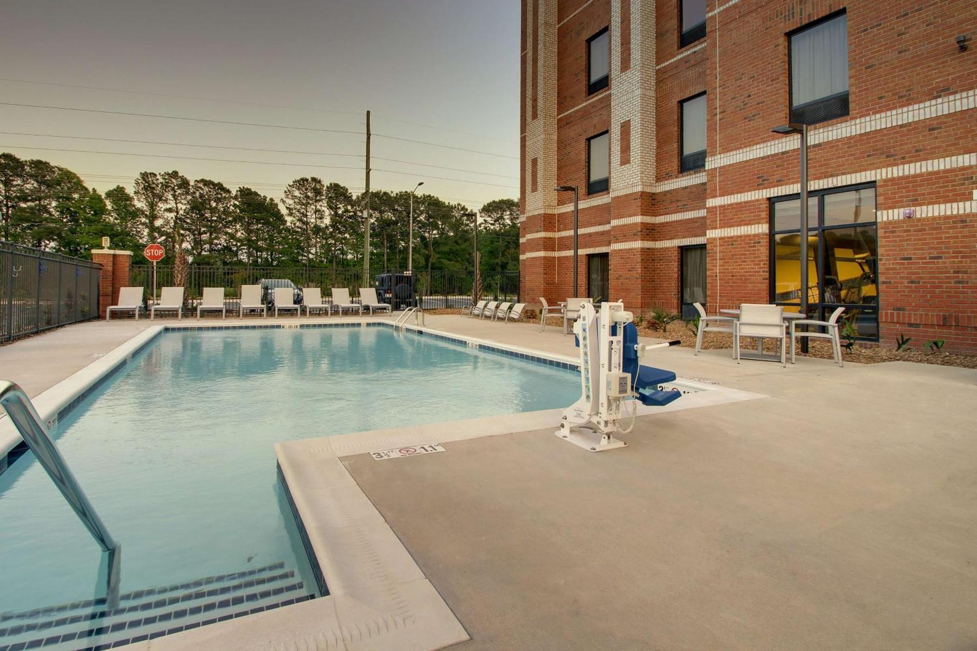 Hampton Inn Sneads Ferry Topsail Beach מראה חיצוני תמונה